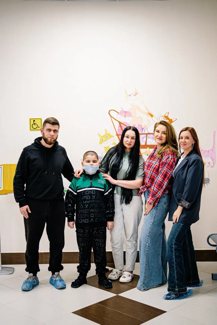 Семья, разорванная болезнью. Папа на службе, мама и сын — в борьбе за жизнь в Москве